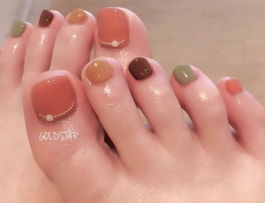 uñas de los pies de color