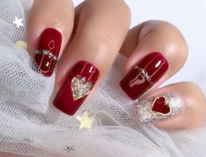 Top 15 những kiểu móng tay đính đá màu đỏ đẹp quyến rũ nhất