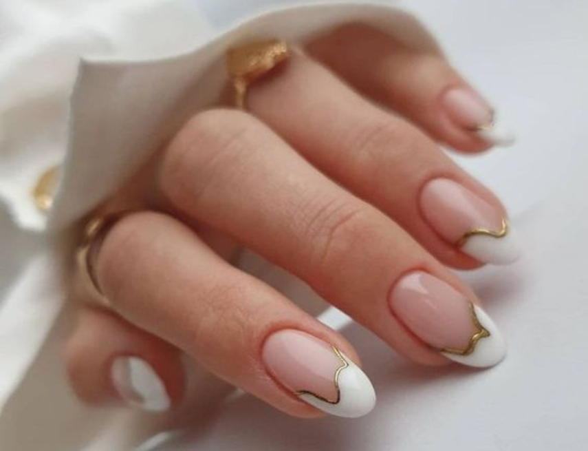 Mẫu nail trắng vàng