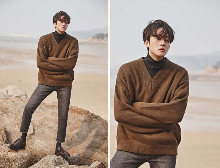 Phối áo len cổ lọ với áo sweater