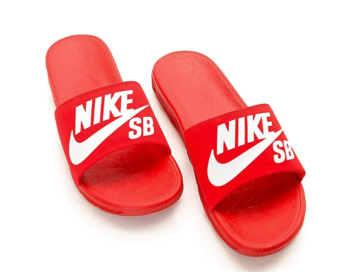 Nike SB Benassi Solarsoft  sở hữu màu sắc bắt mắt