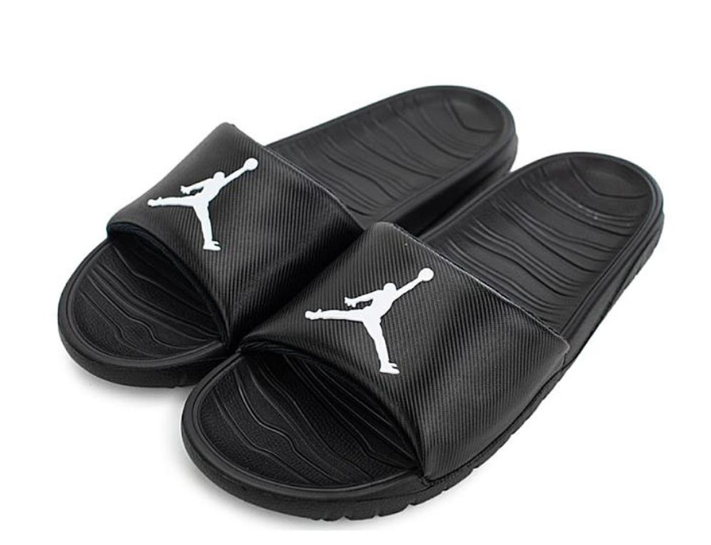 Nike Jordan Break Slide với hình ảnh logo đặc trưng