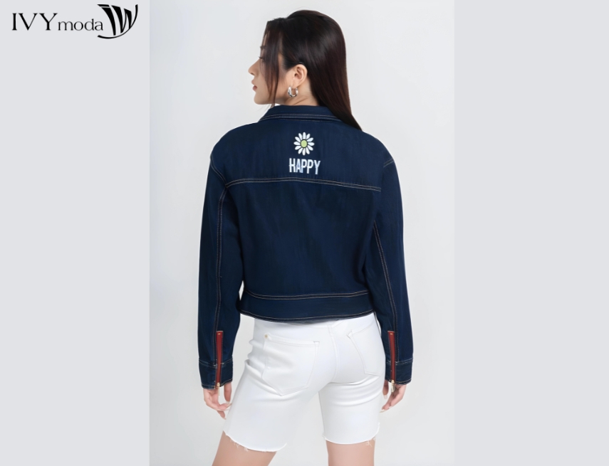 Áo khoác Denim có phần thêu sau lưng 