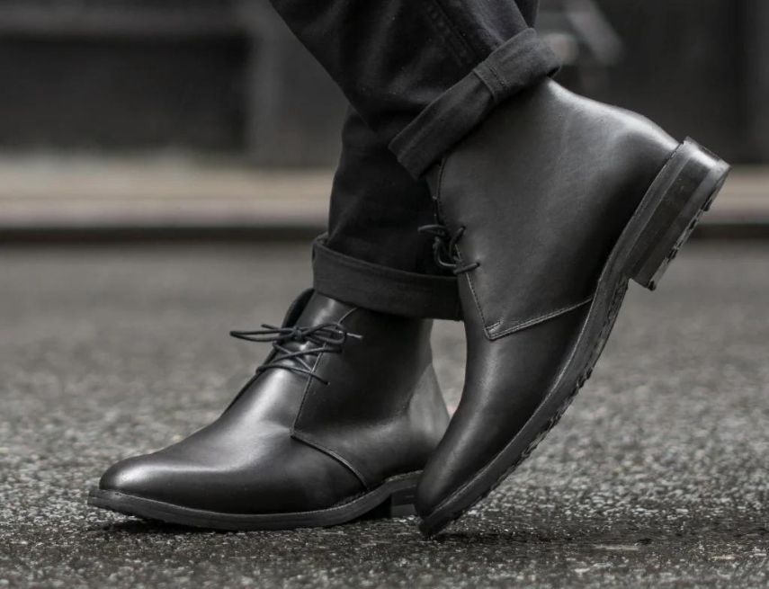 Chukka Boot all black đơn giản và lịch lãm