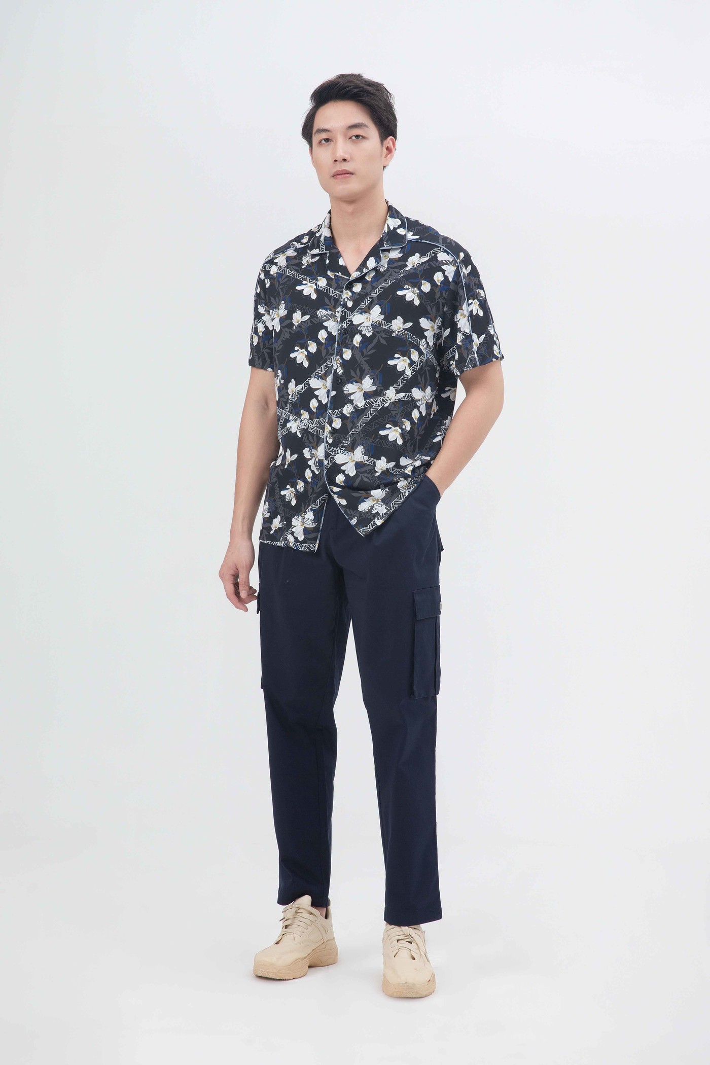 Quần khaki cá tính 