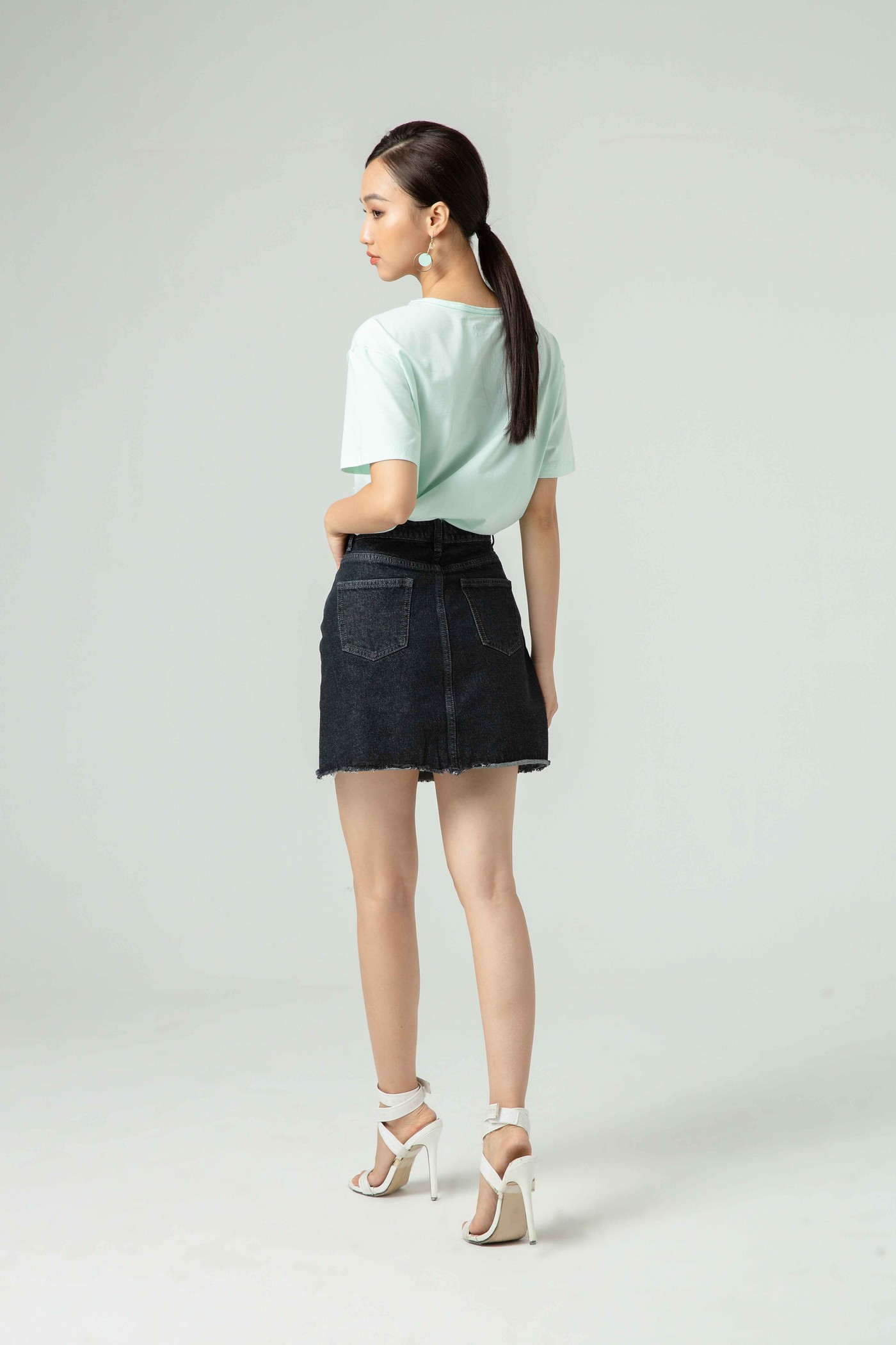 Zuýp ôm gấu xổ chỉ