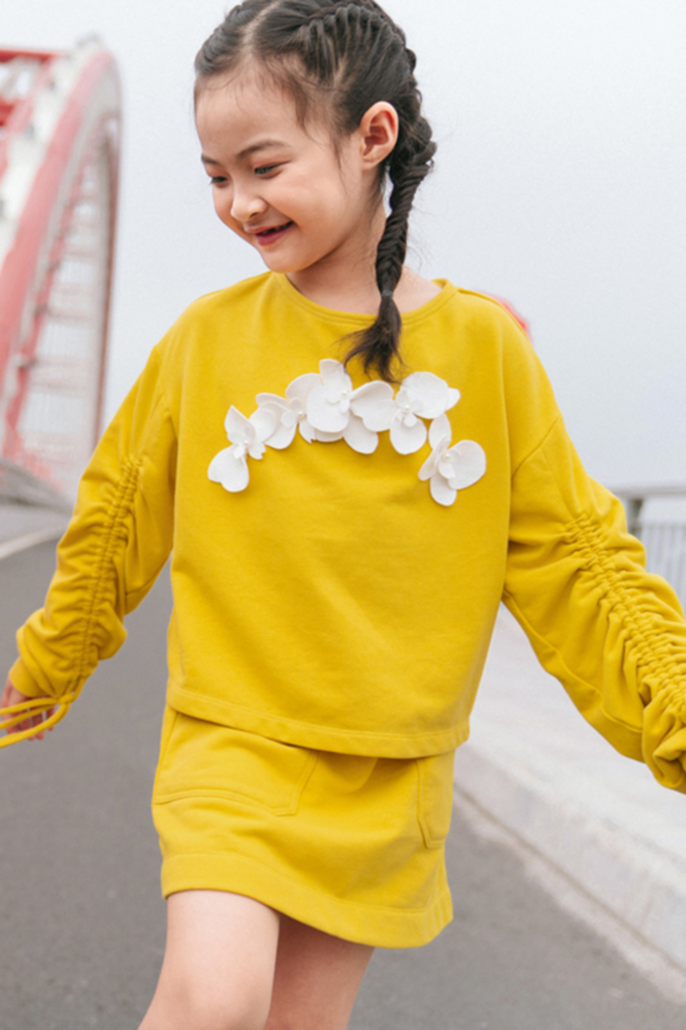 áo thun đính hoa nổi 