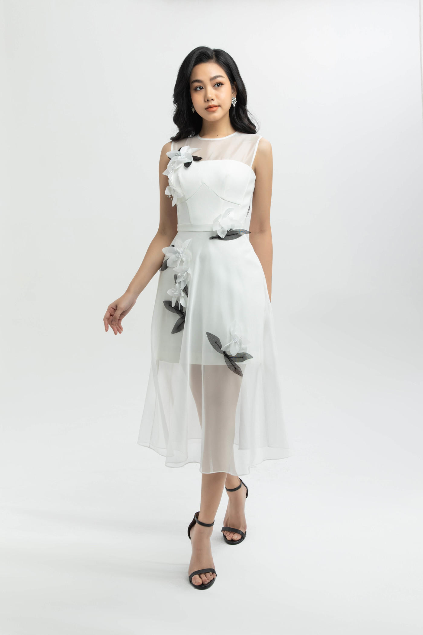 Đầm dạ hội hoa lan phối lưới 
