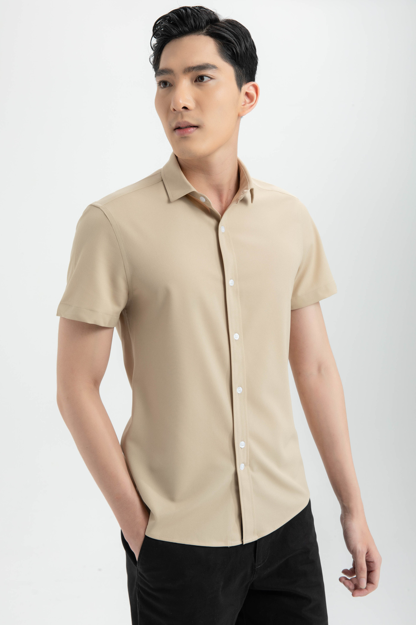 Áo sơ mi tay ngắn dáng Bodyfit