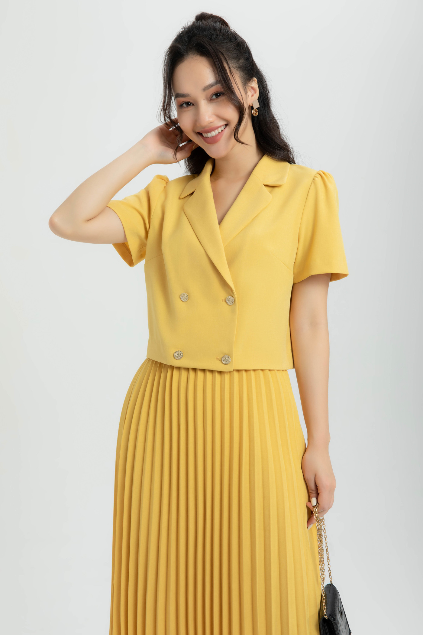 Áo công sở tay ngắn