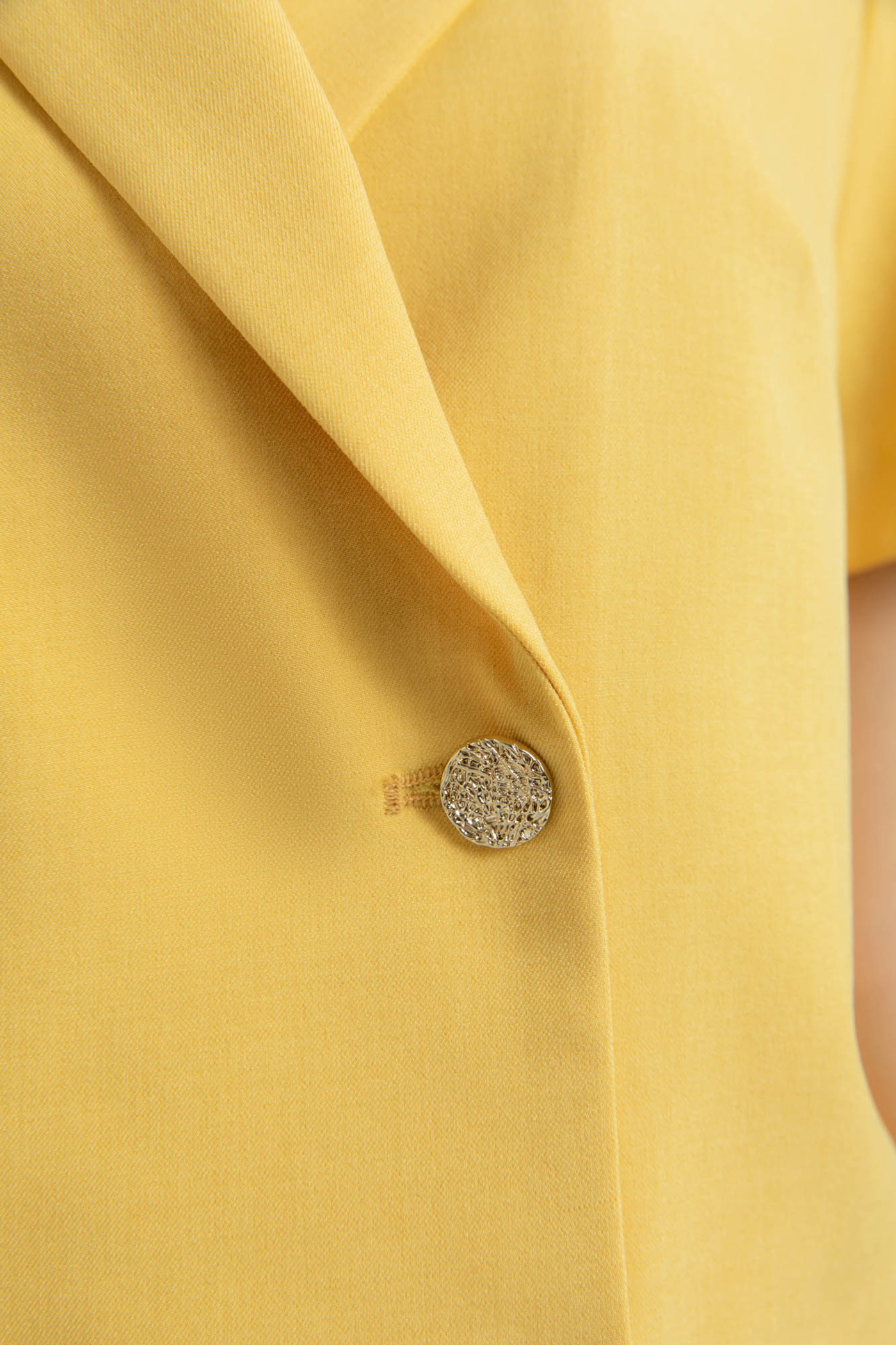 Áo công sở tay ngắn