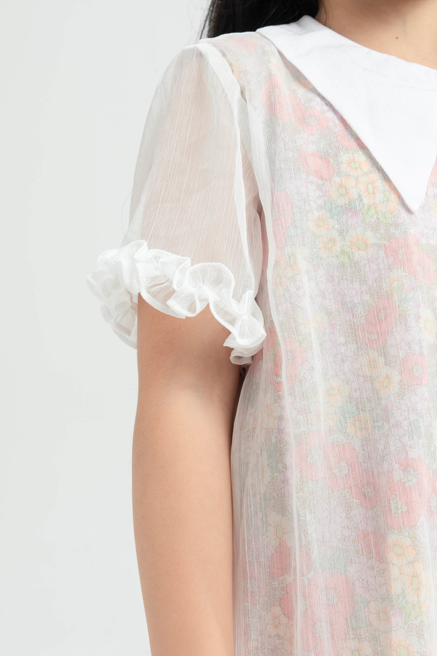 Đầm hoa cổ Peterpan