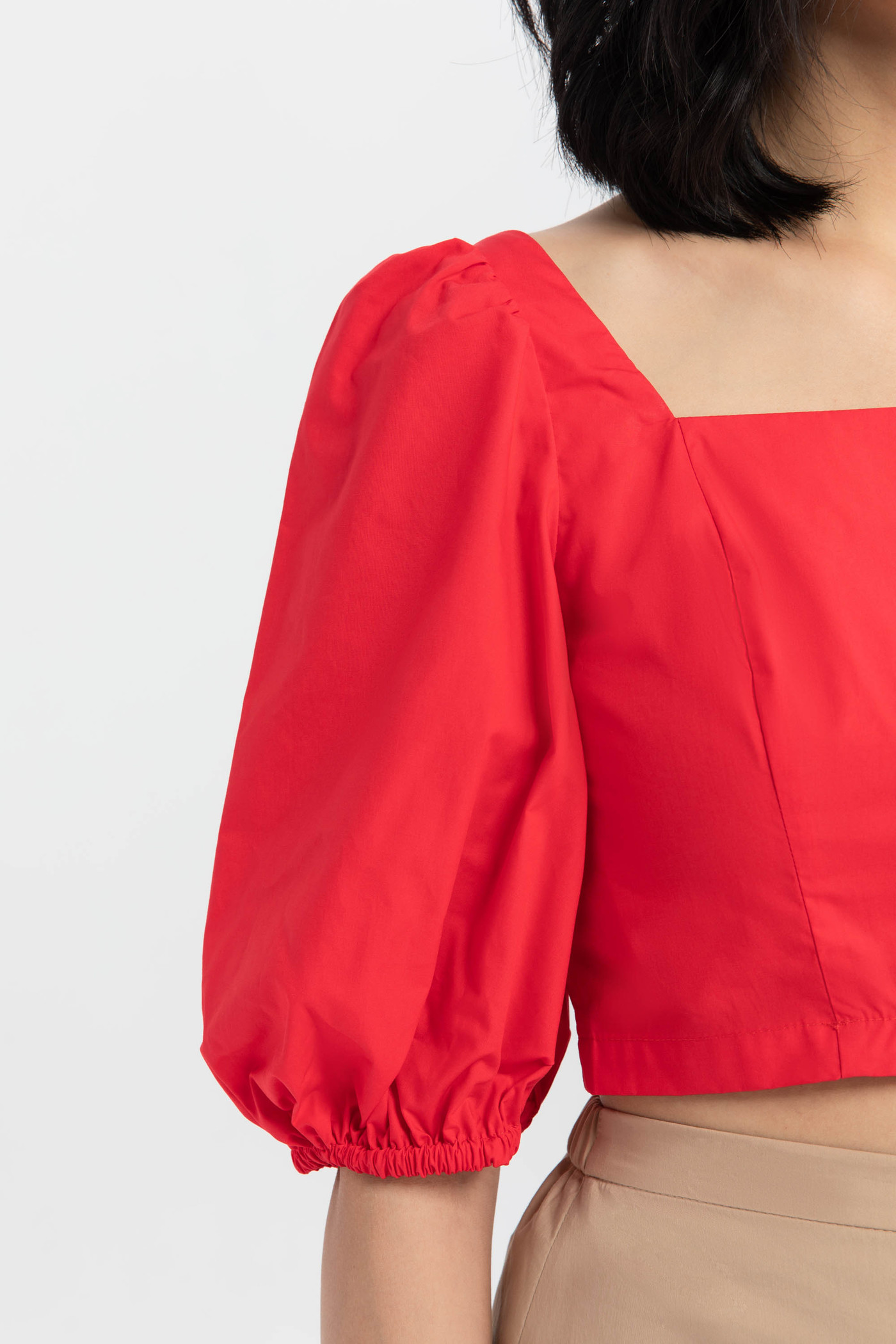 Áo croptop cổ vuông