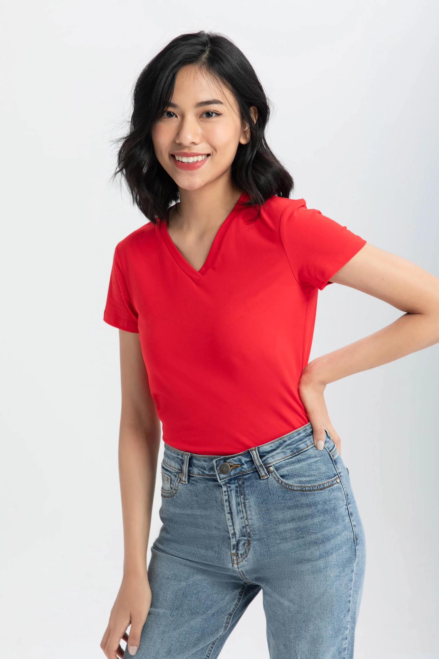 Áo thun trơn cổ V