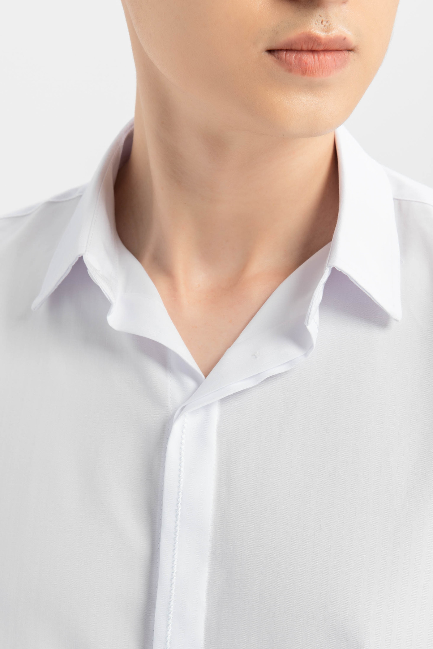 Áo sơ mi trắng Slim fit