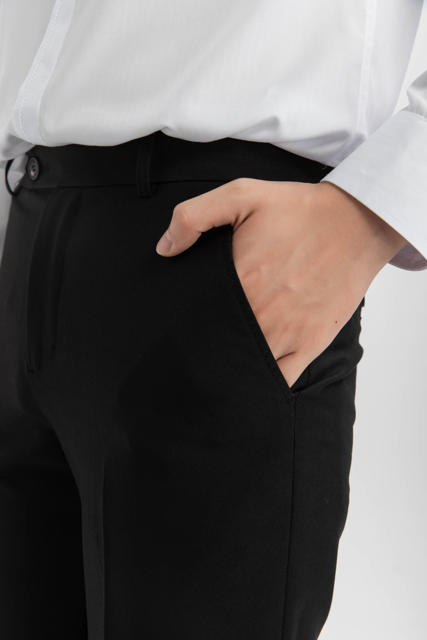 Quần tây nam dáng Slim khuy lệch