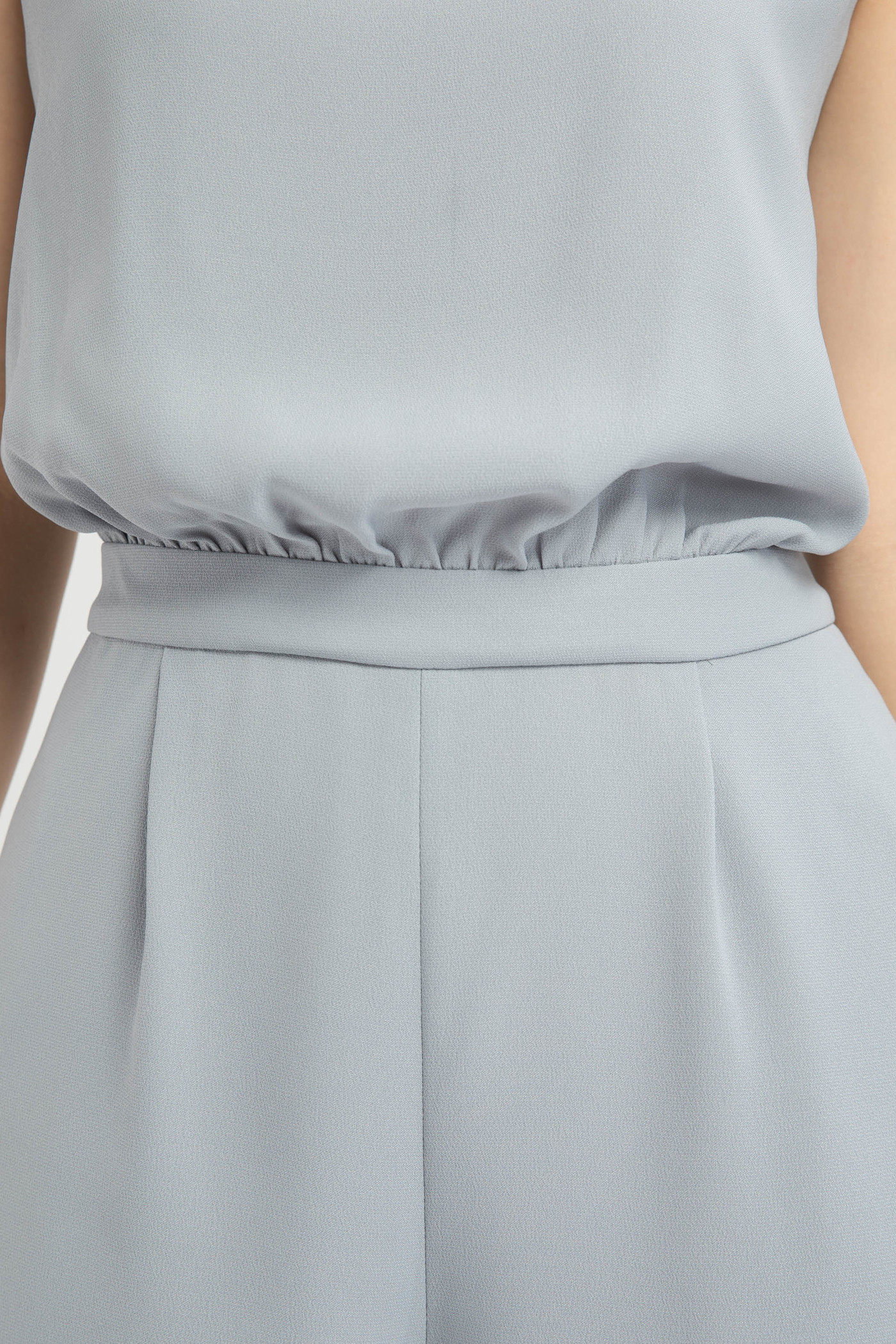 Jumpsuit kẻ cổ thuyền