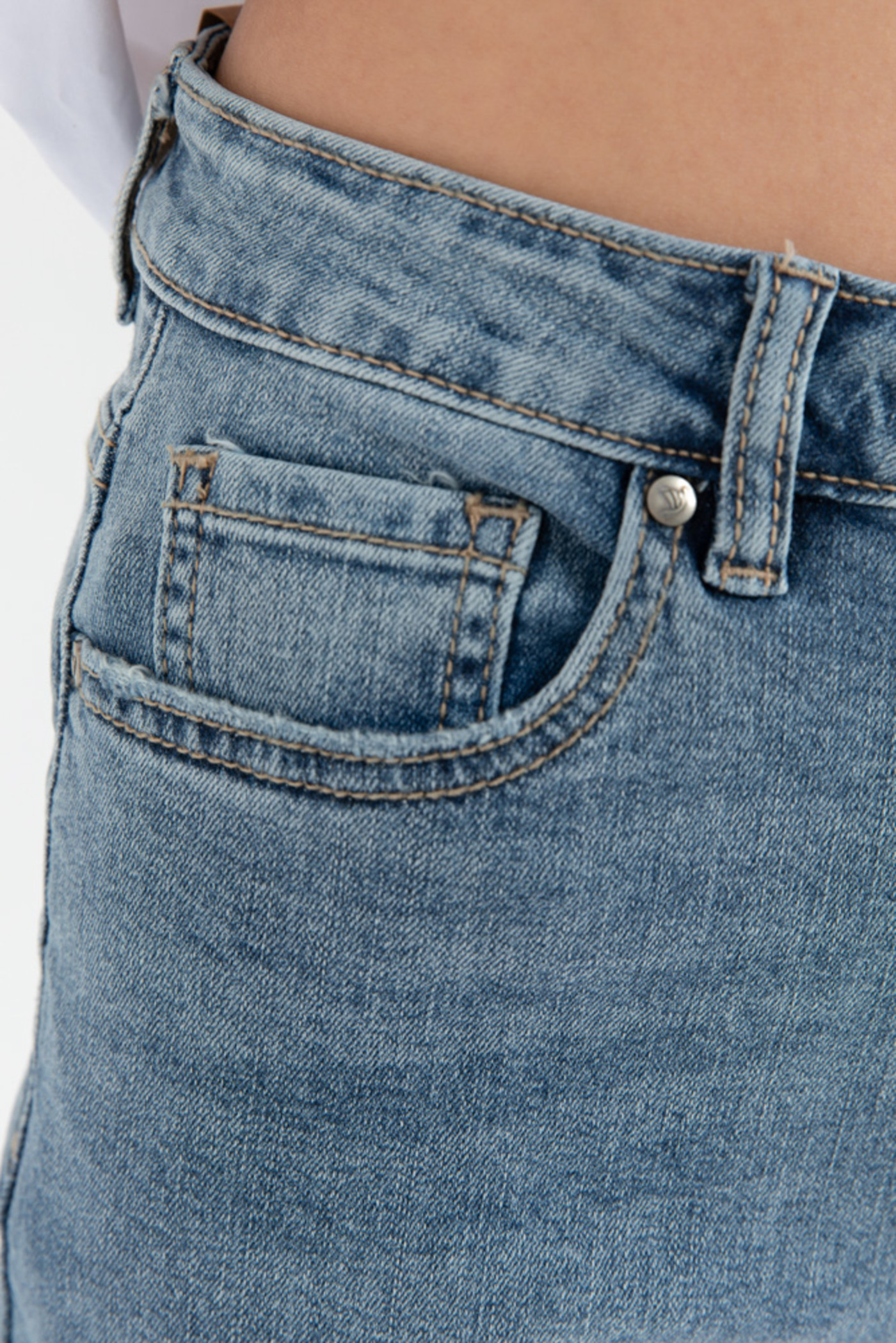 Quần jeans bạc màu