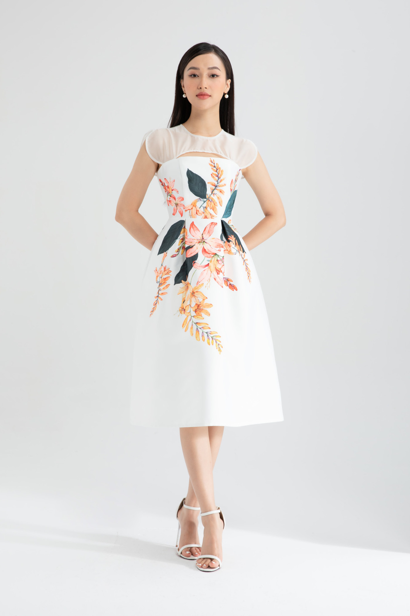 Đầm dạ hội cut-out phối lưới