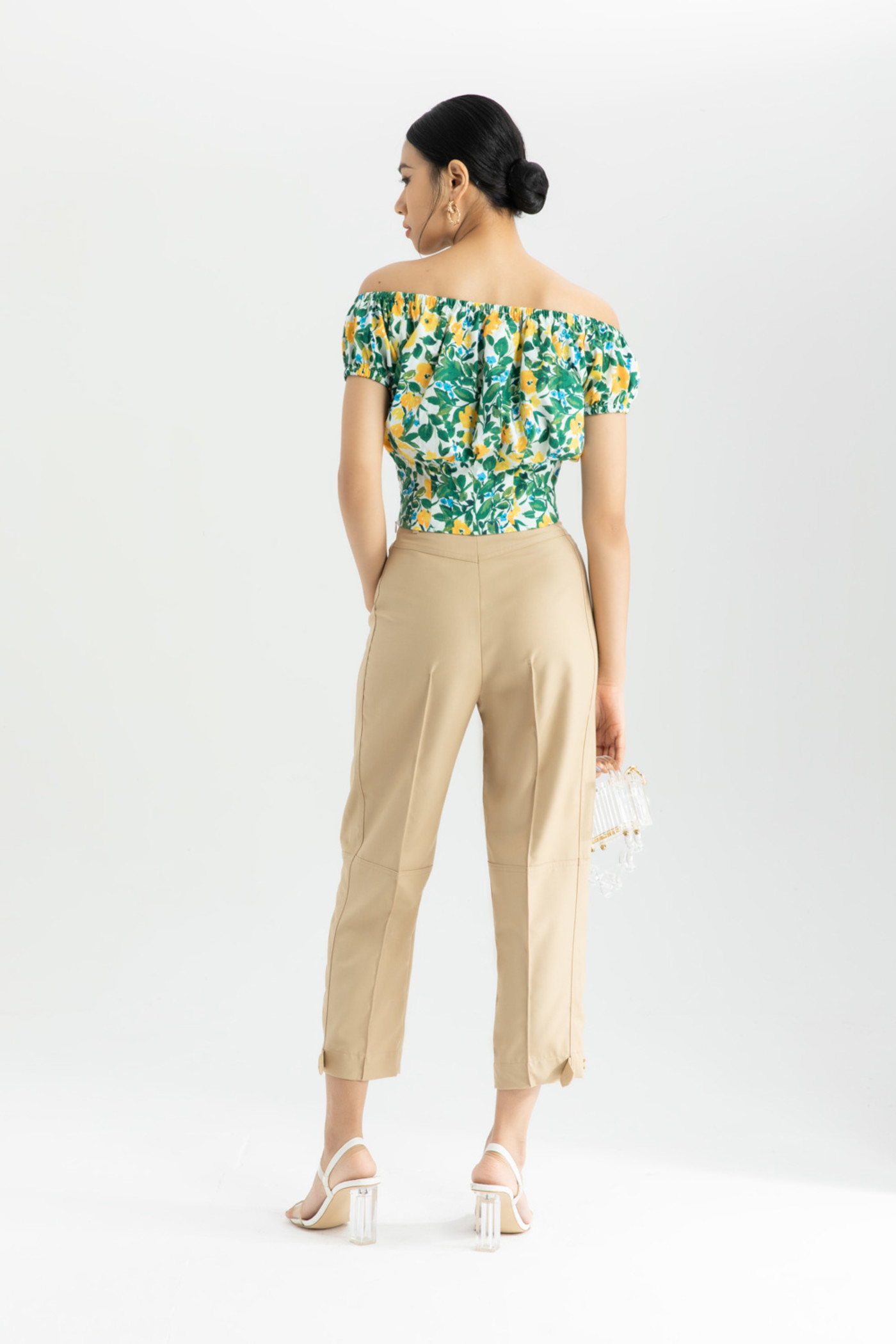 Áo croptop họa tiết hoa