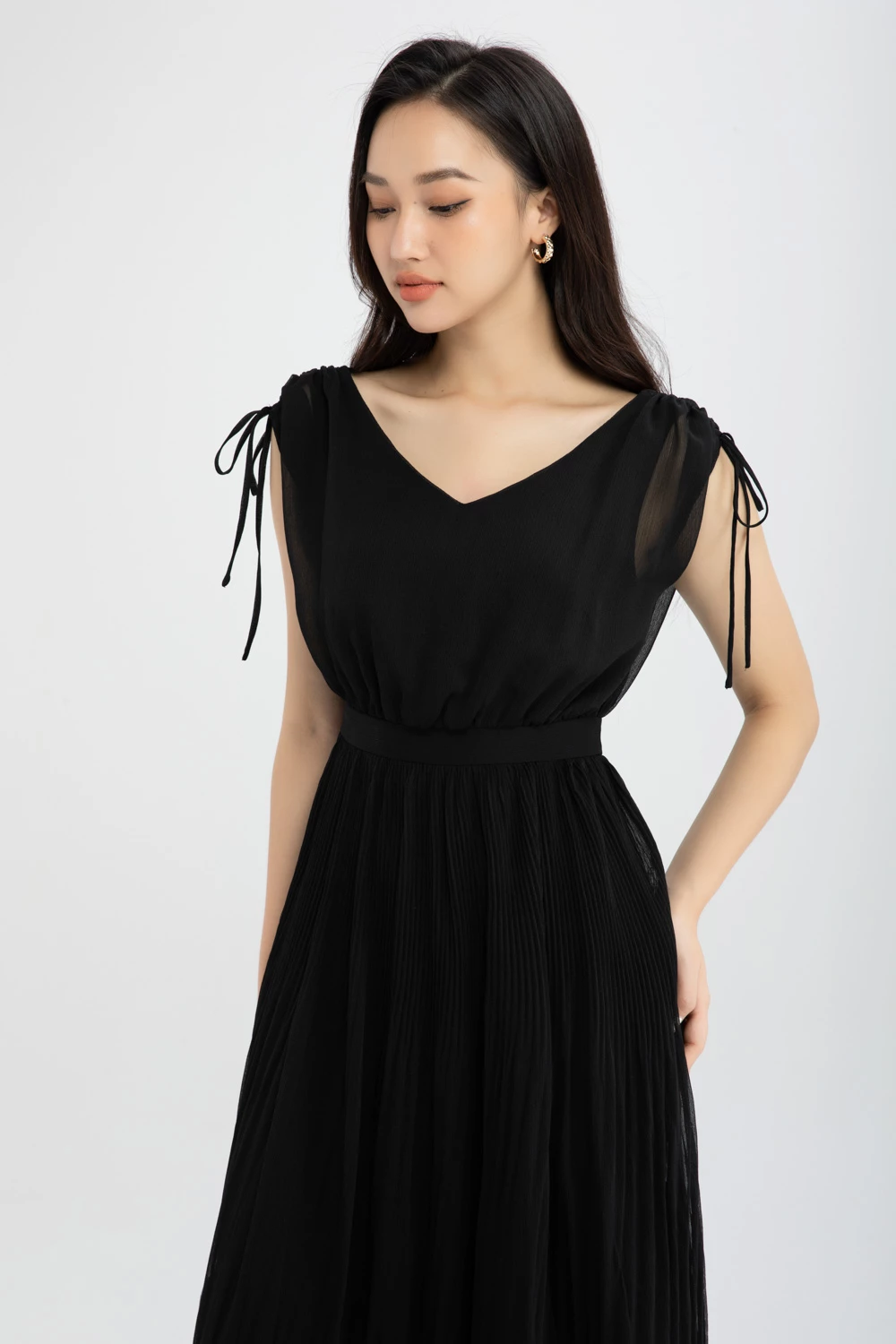 Đầm lụa xòe vai dây kéo rút