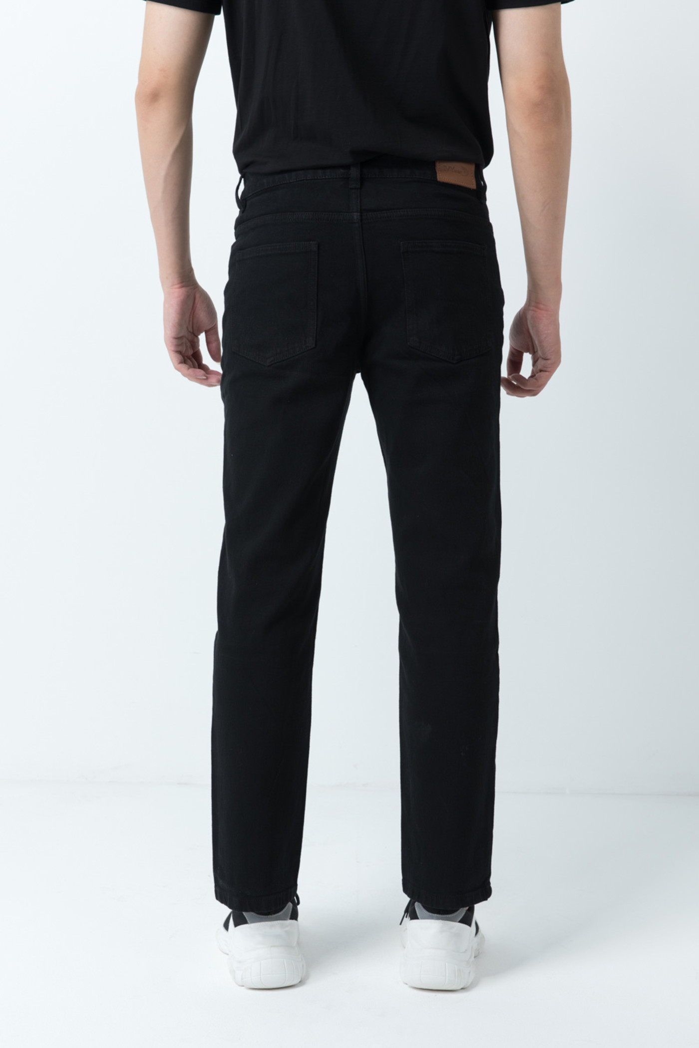 Quần jeans slim fit 