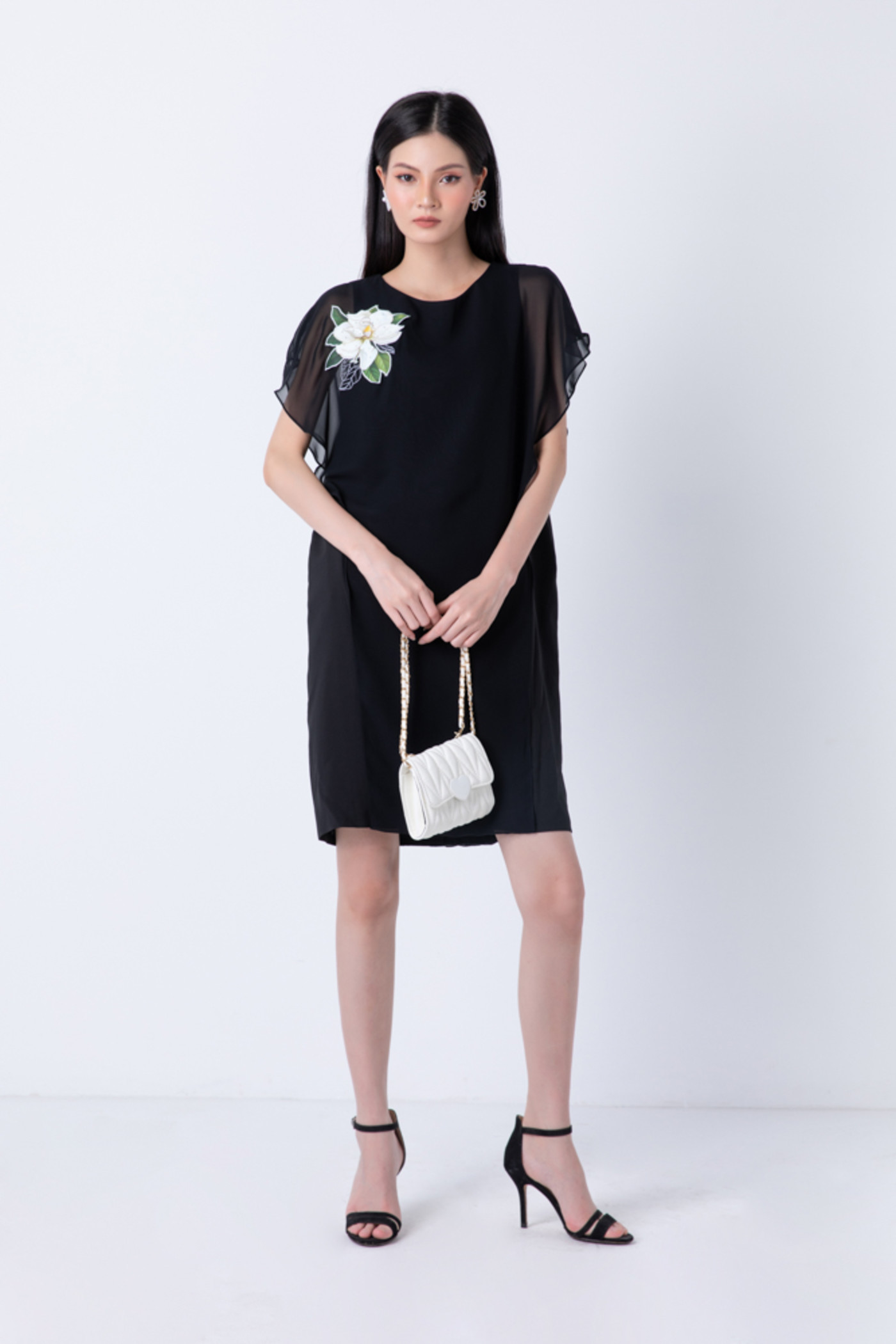 Đầm suông tay liền 