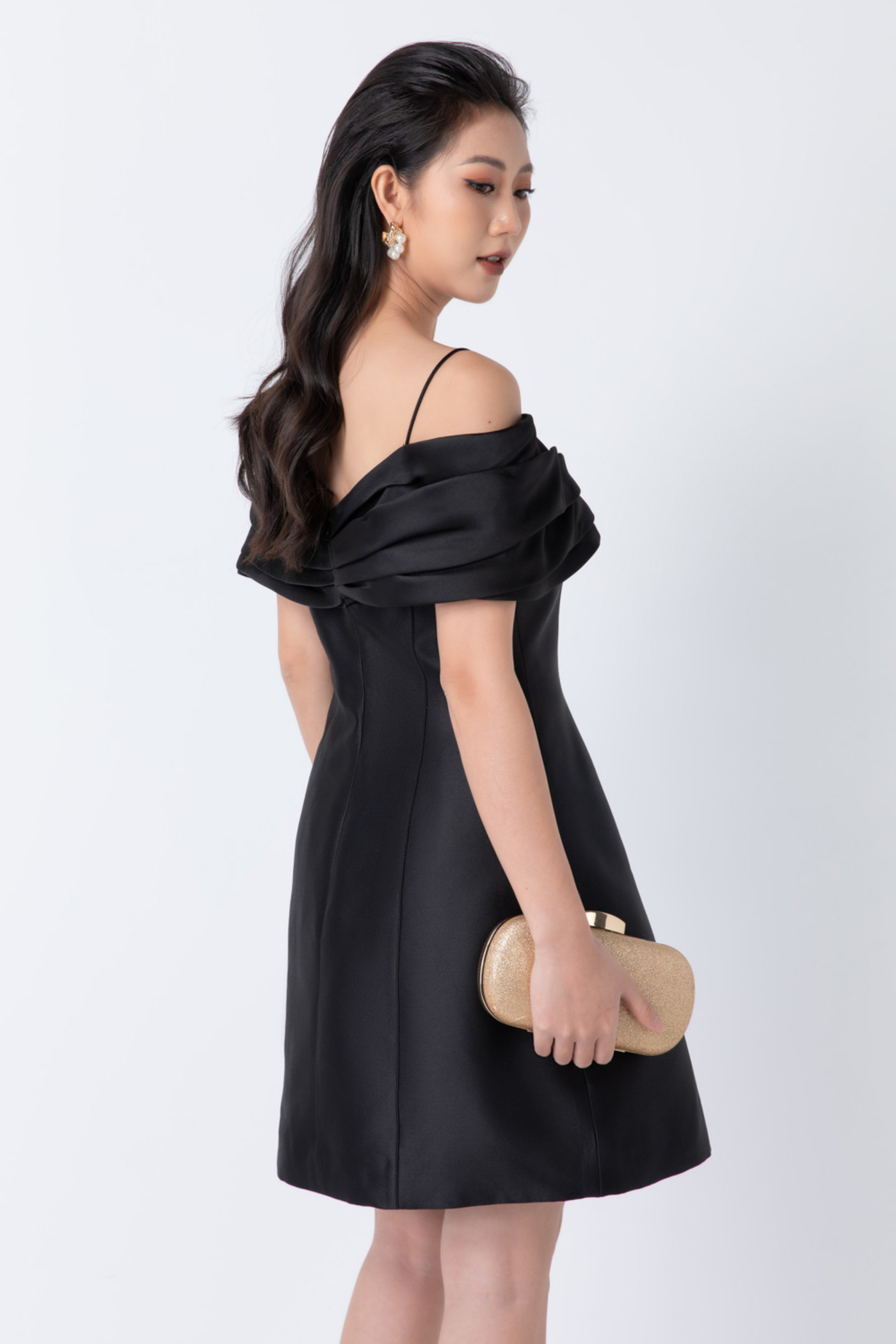 Đầm ôm vai xếp 