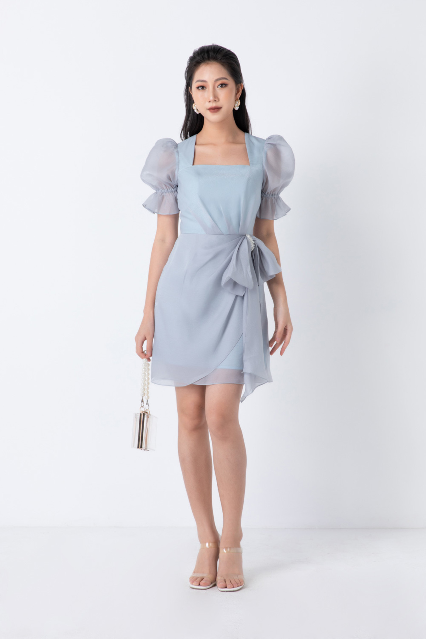 Đầm voan xếp cổ vuông 
