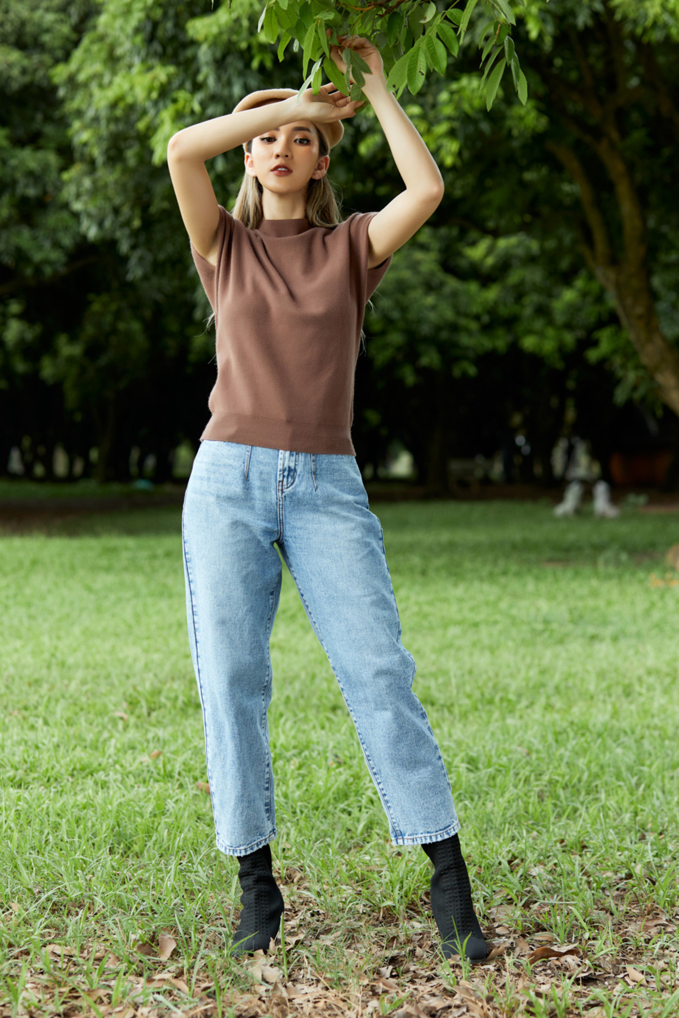 Quần jeans dáng baggy 