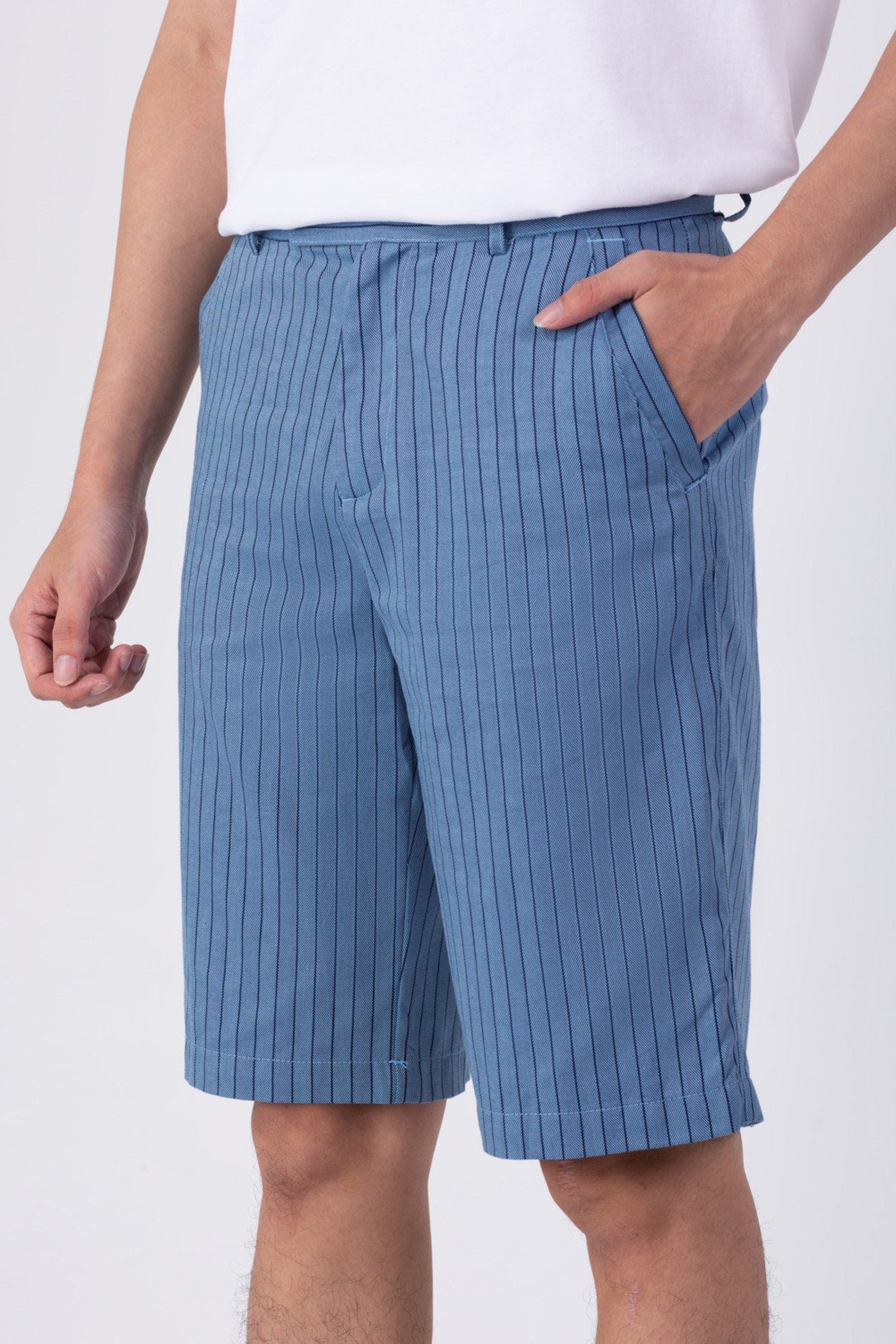 Quần lửng kẻ khuy lệch 