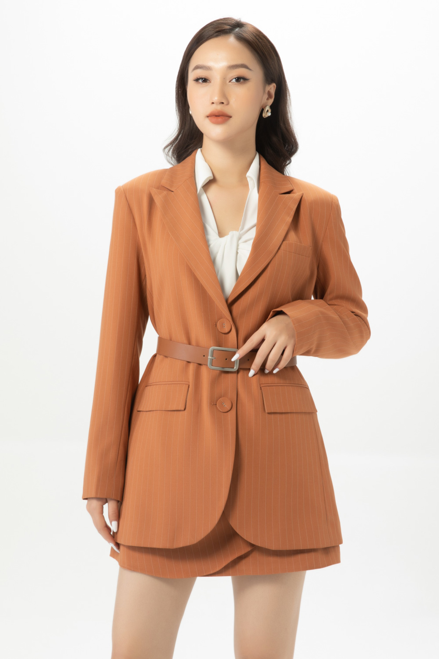 Áo Blazer kẻ kèm đai