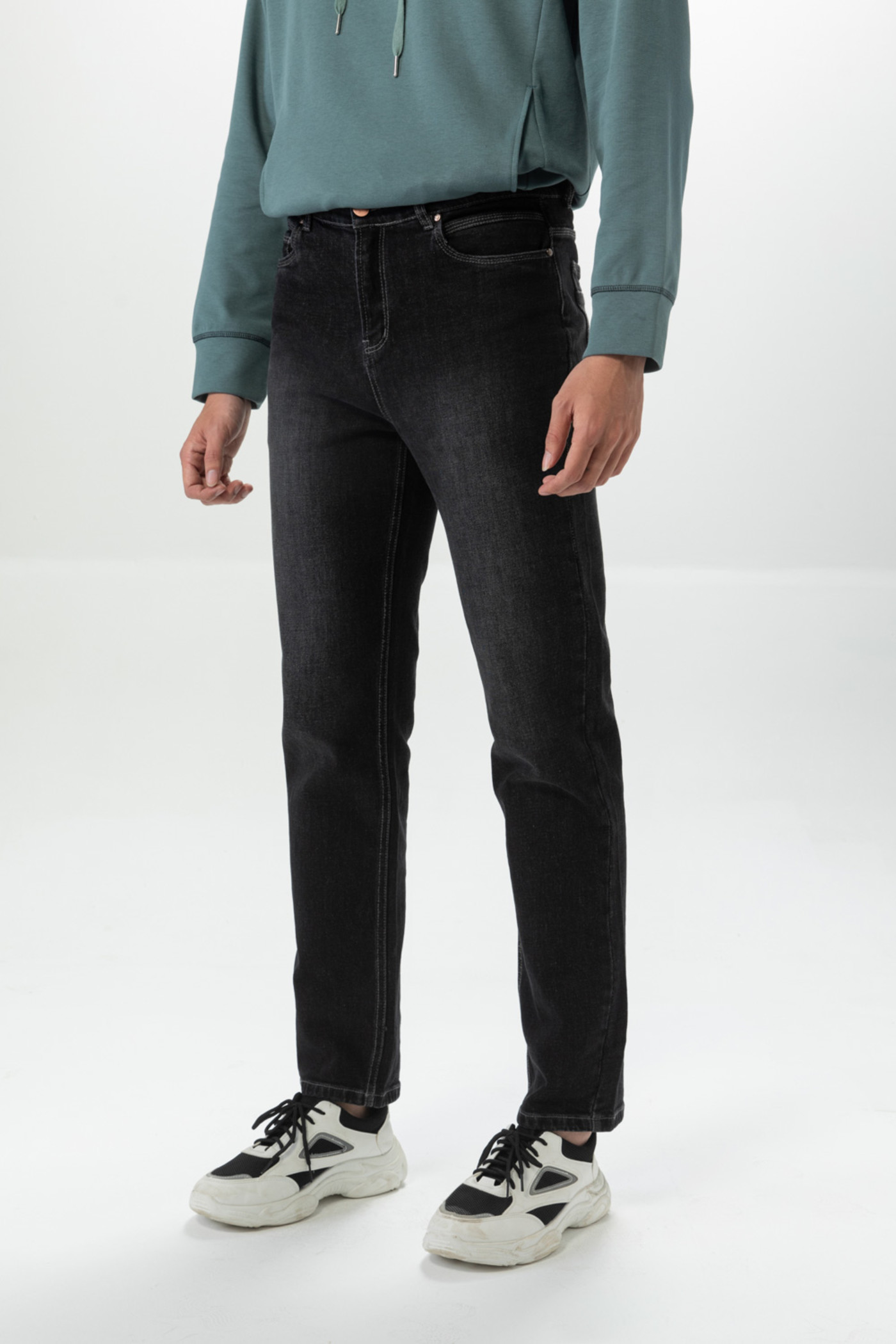 Quần bò slim fit 