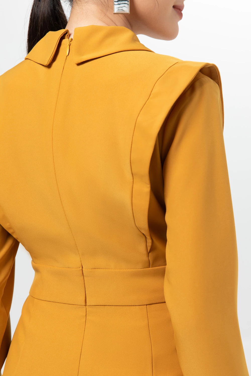 Đầm dáng vest
