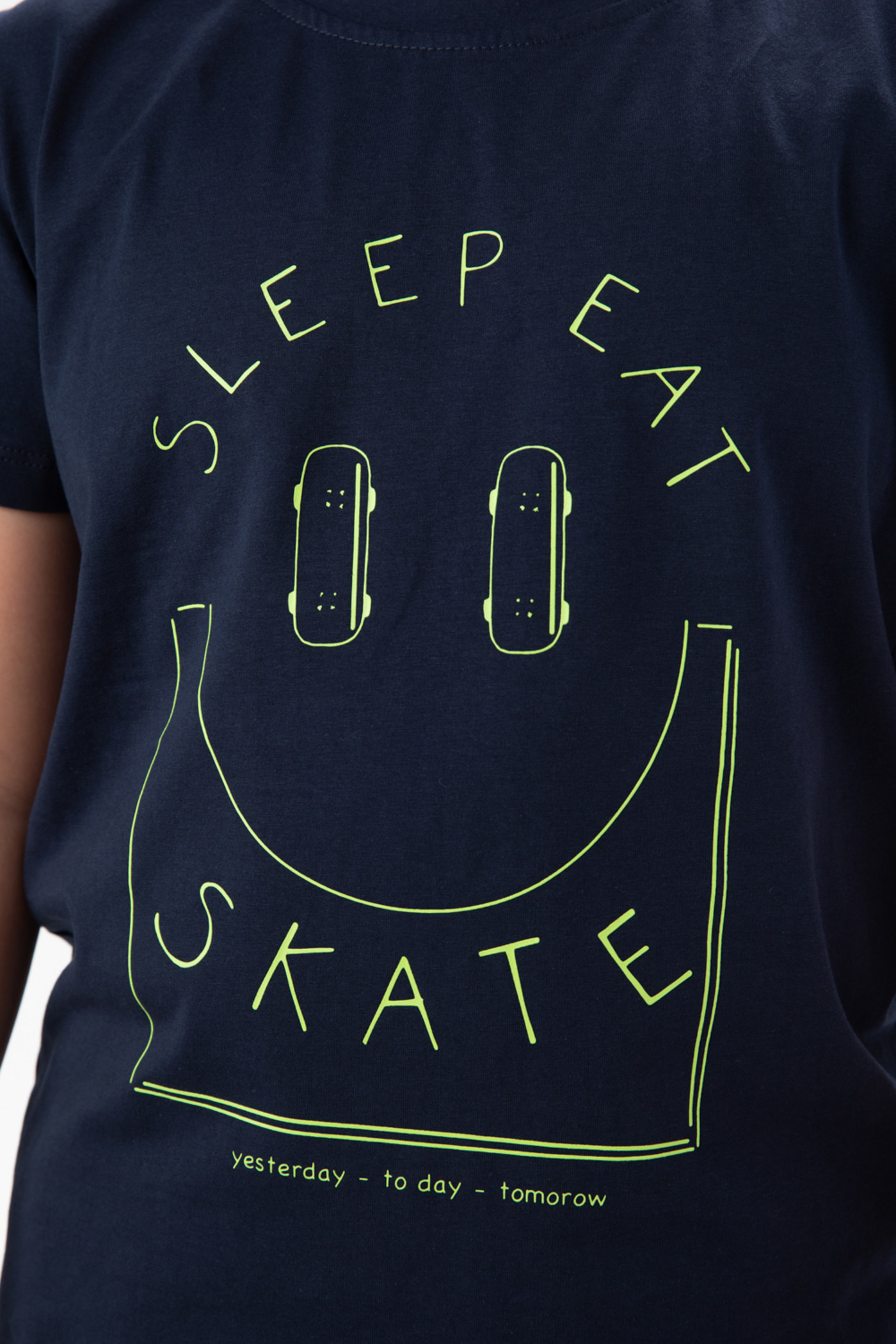 Áo thun Sleep Eat Skate 