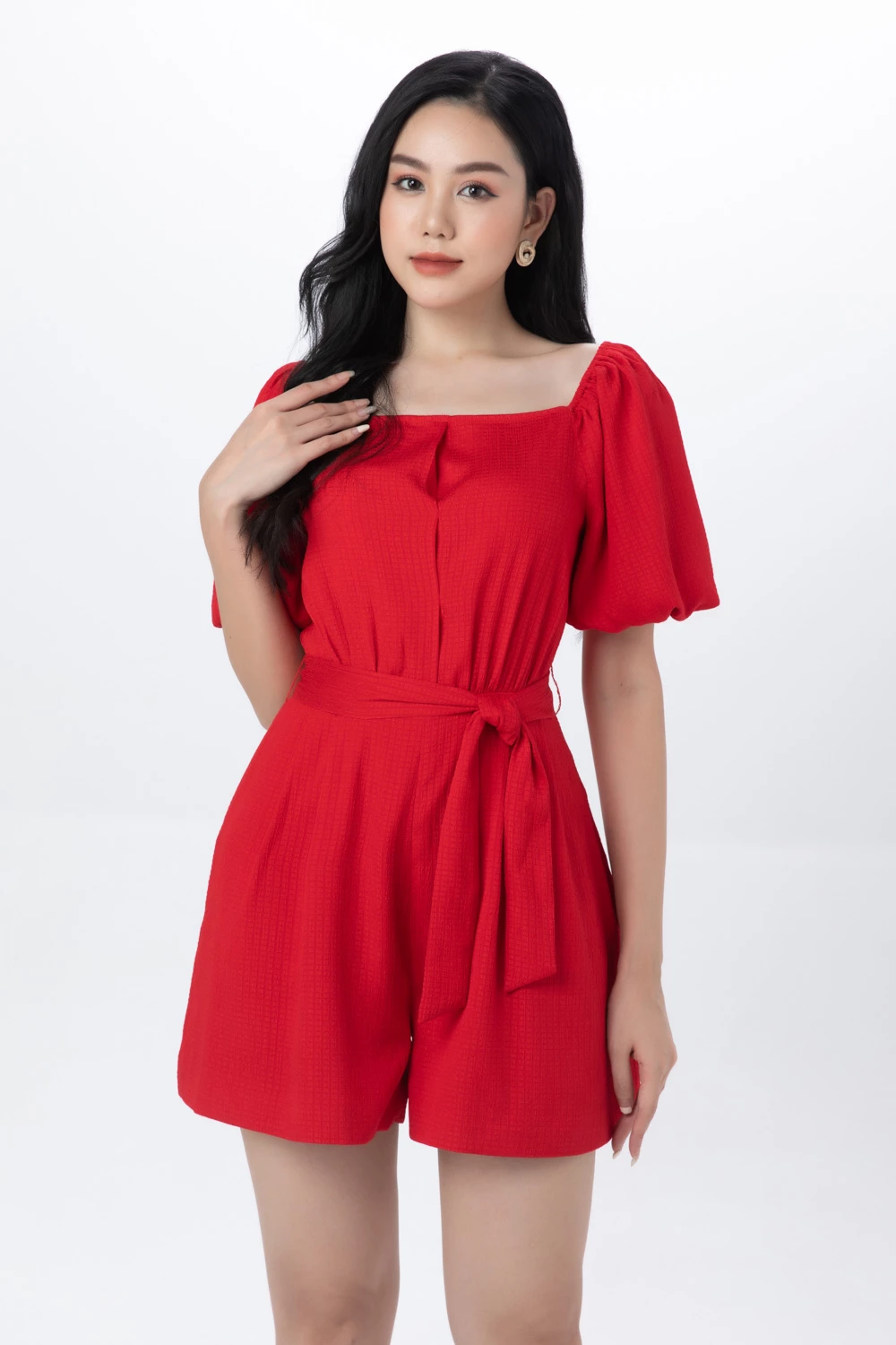 Jumpsuit lụa thắt eo