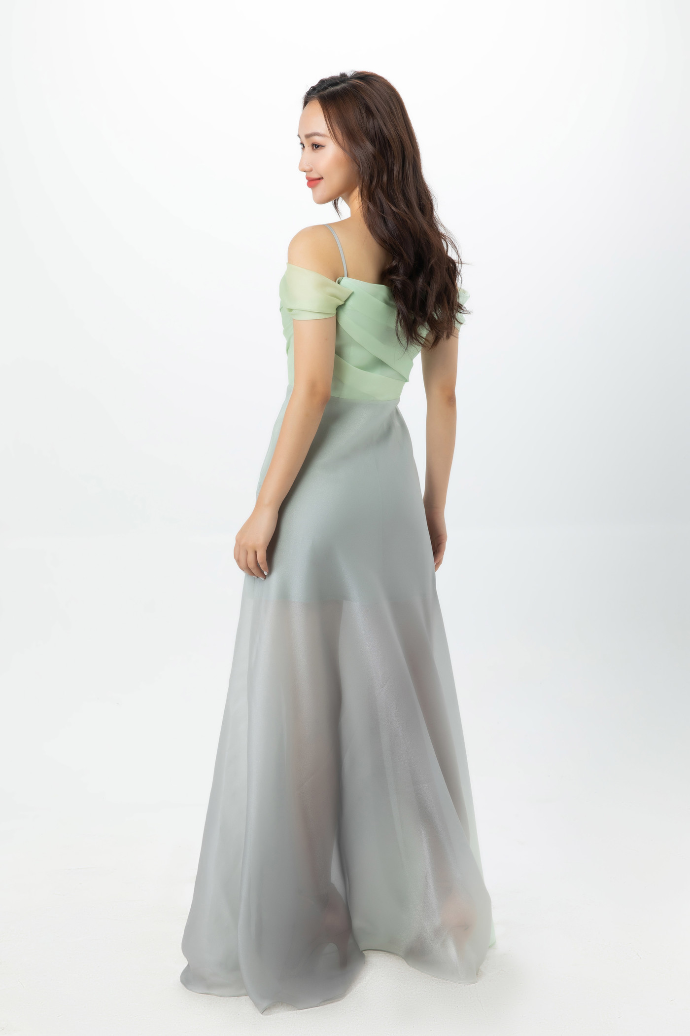 Olwen Dress - Đầm dạ hội lụa trễ vai 