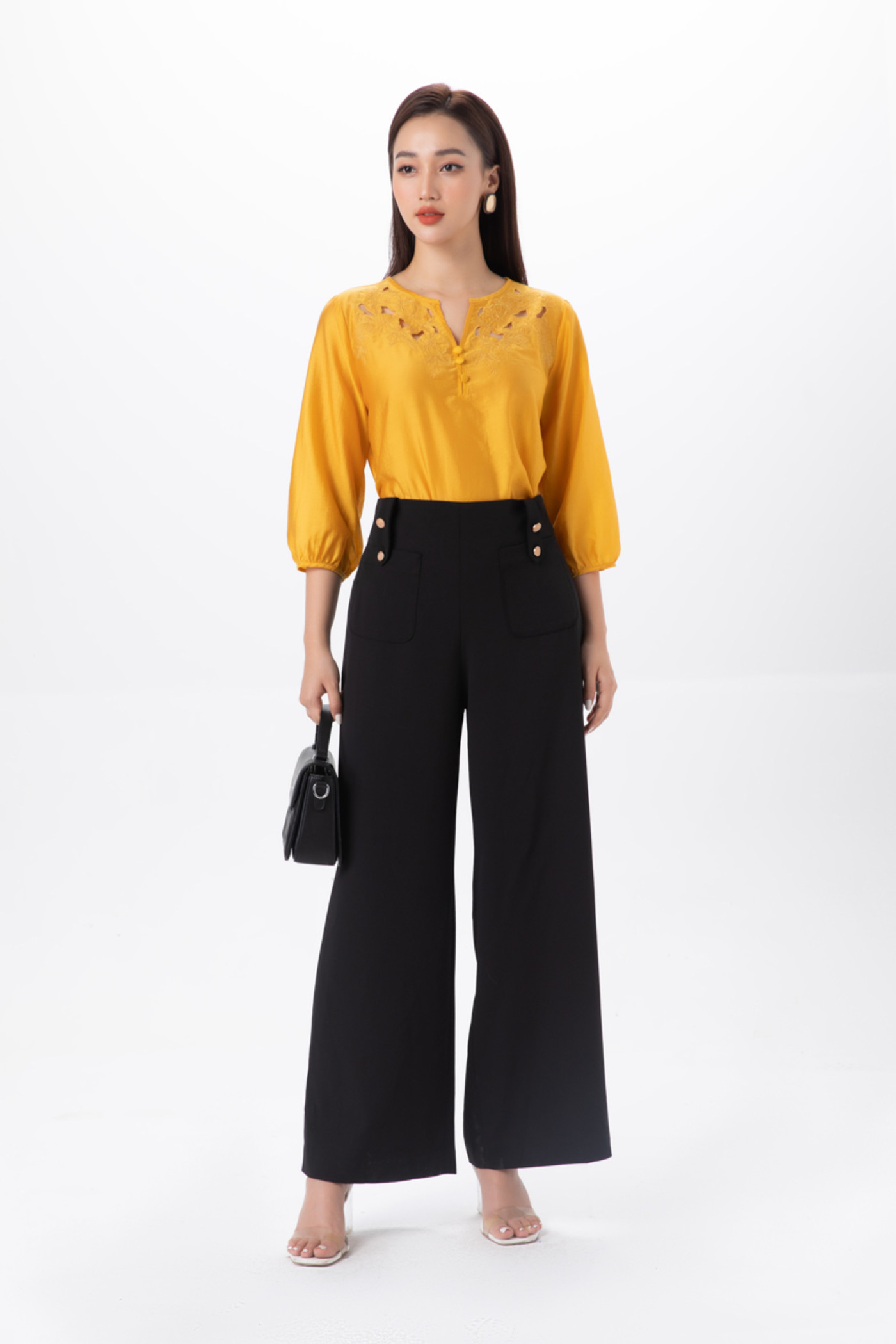 Áo sơ mi Tencel thêu hoa nổi 