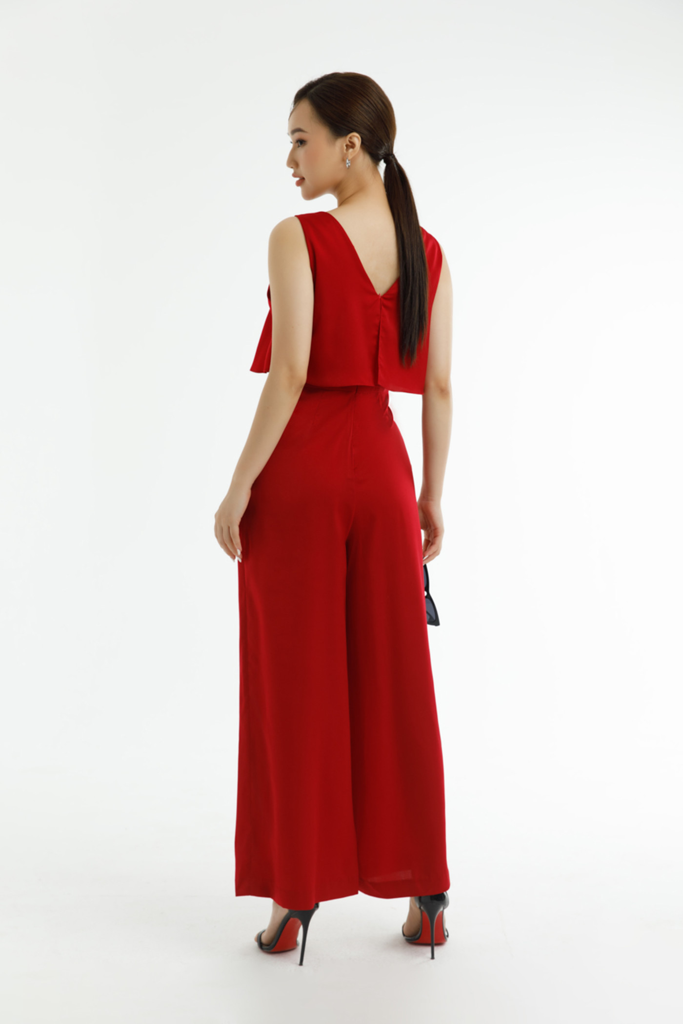 Jumpsuit lụa ống rộng