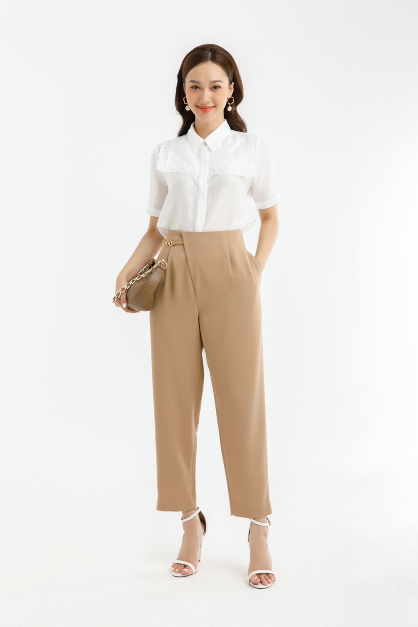 Quần baggy phối phụ kiện 