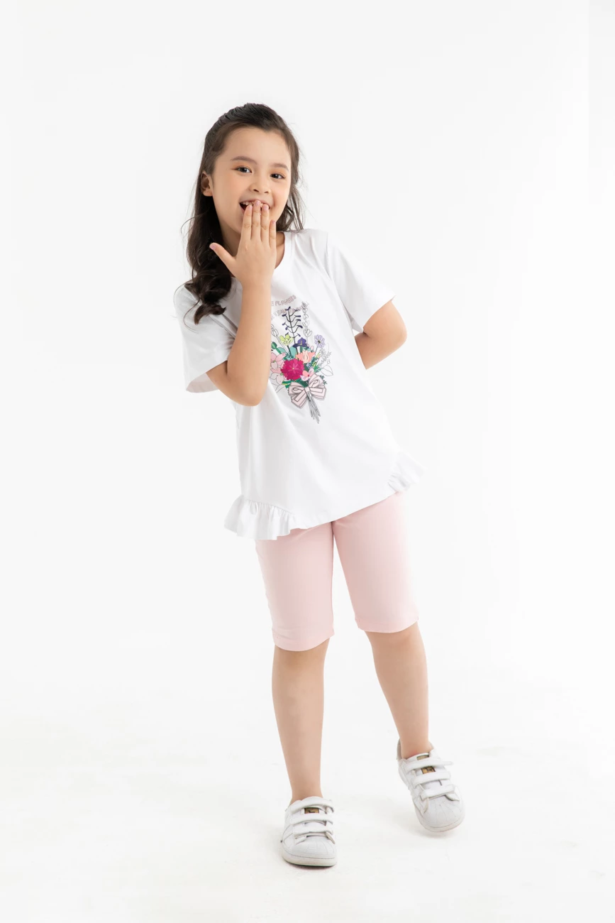 Quần lửng đính nơ bé gái