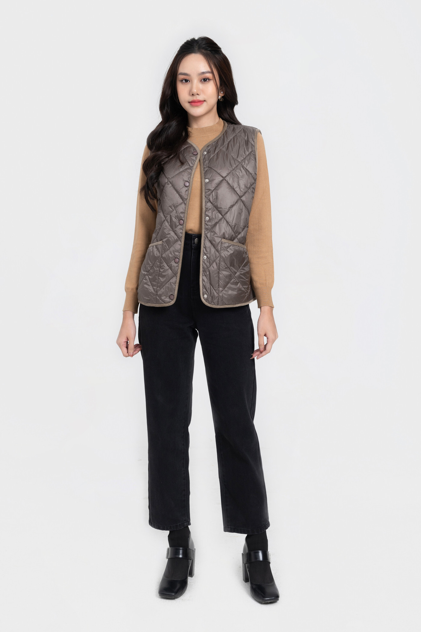 Buttoned Quilted Vest - Áo gile chần bông