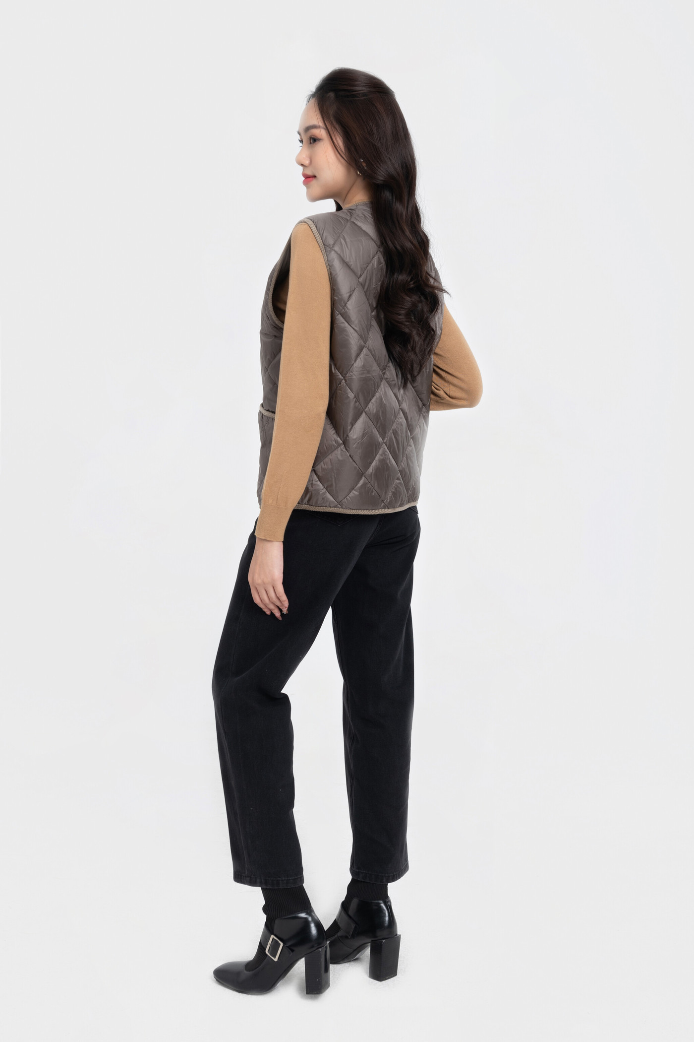 Buttoned Quilted Vest - Áo gile chần bông