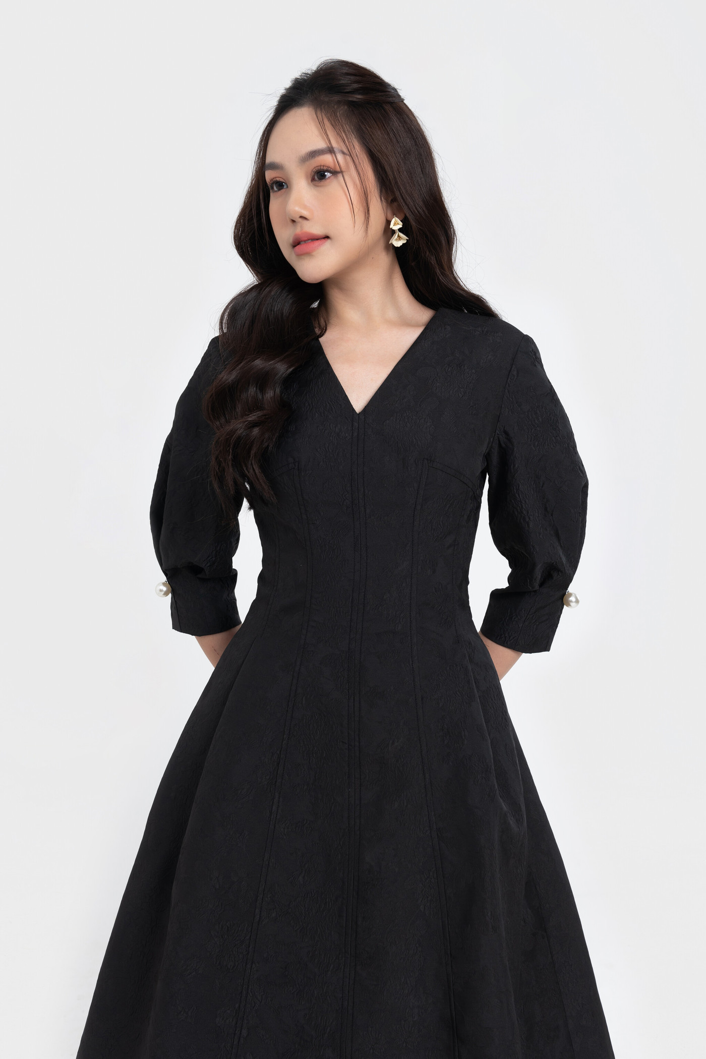 Fiona Dress - Đầm tapta dập nổi tay lỡ