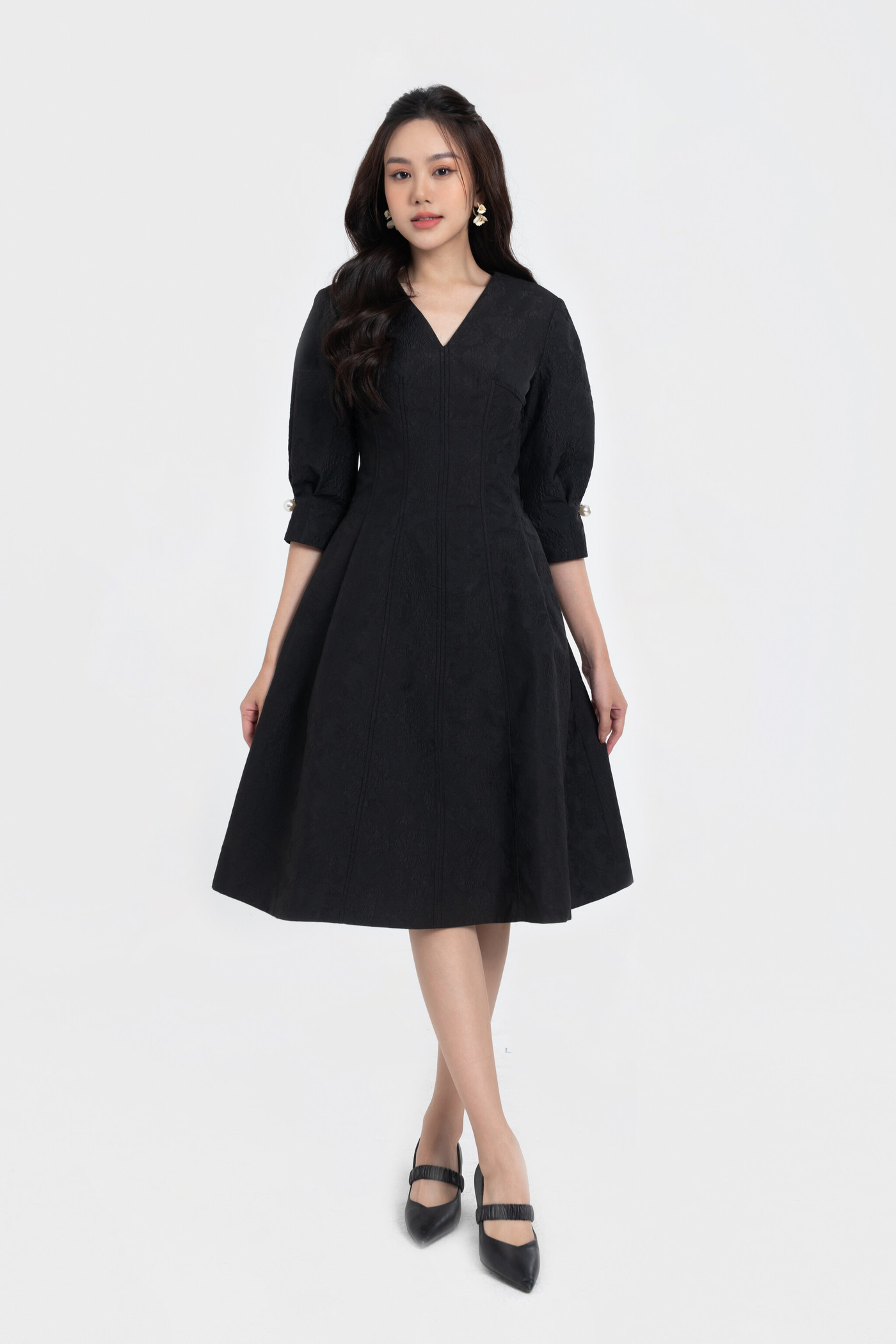 Fiona Dress - Đầm tapta dập nổi tay lỡ