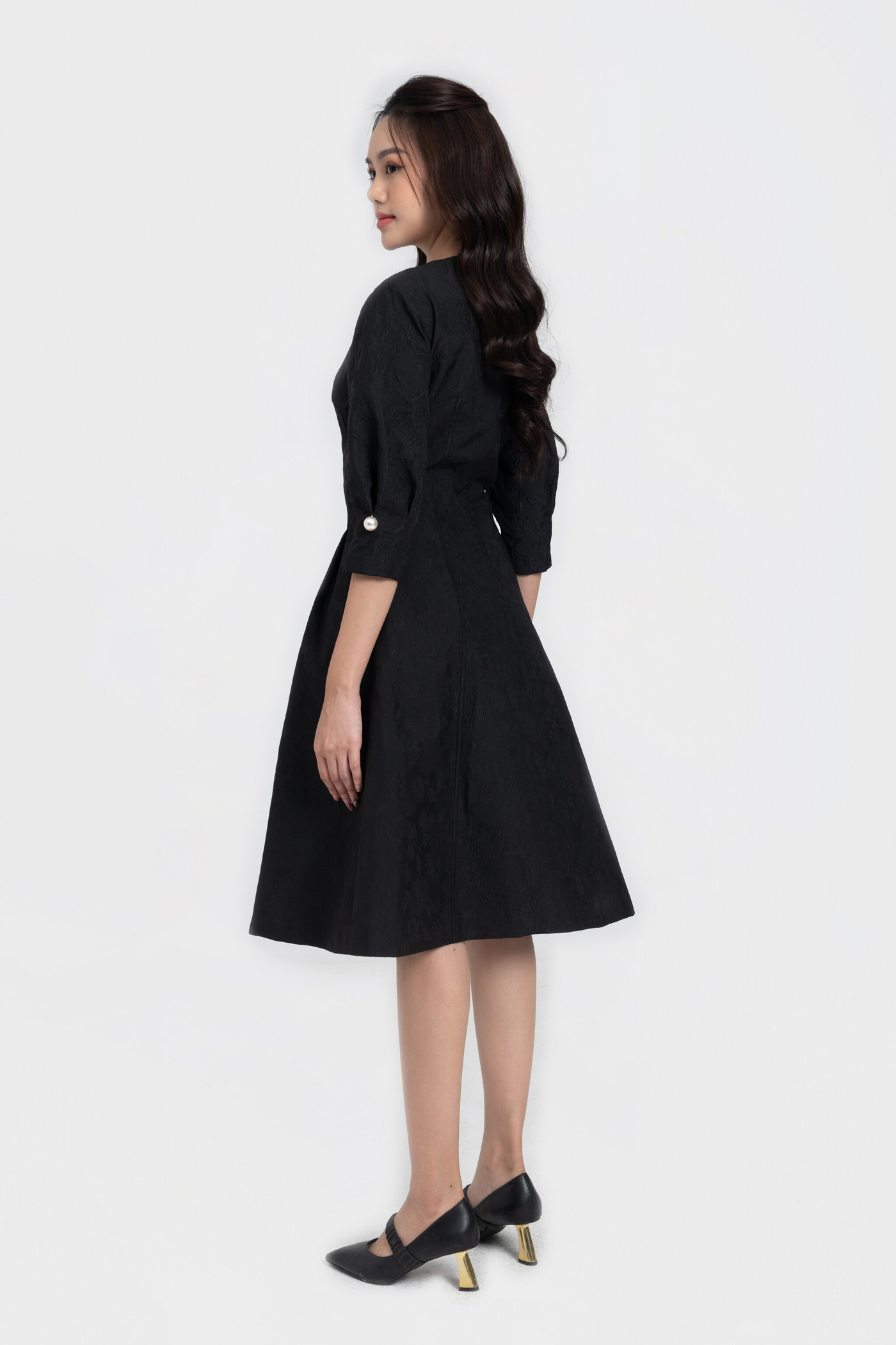 Fiona Dress - Đầm tapta dập nổi tay lỡ