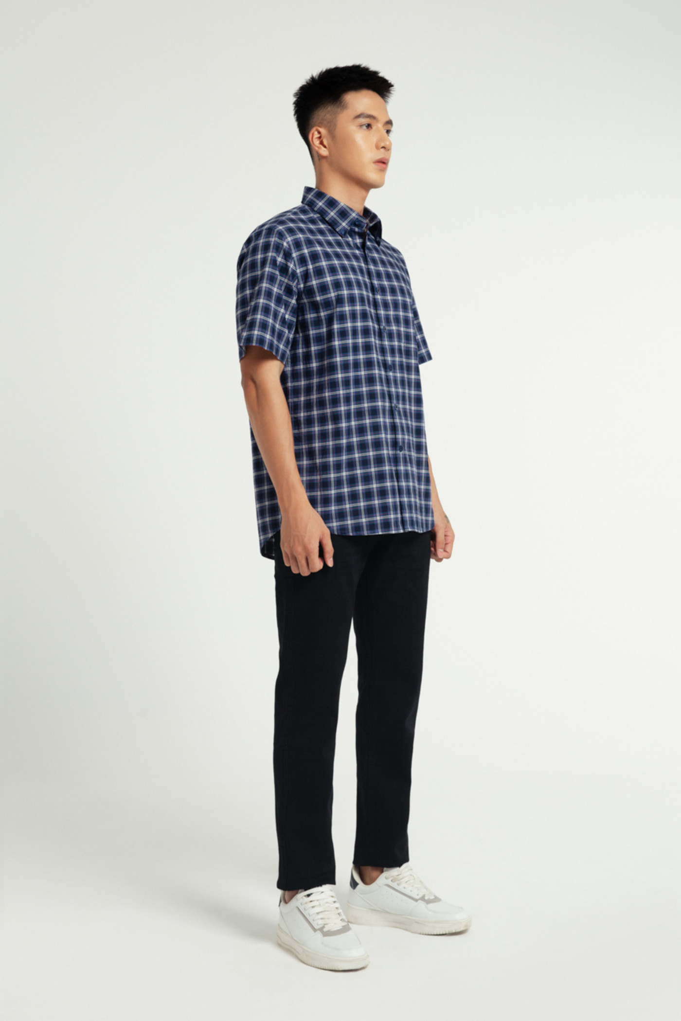 Quần dài slim fit