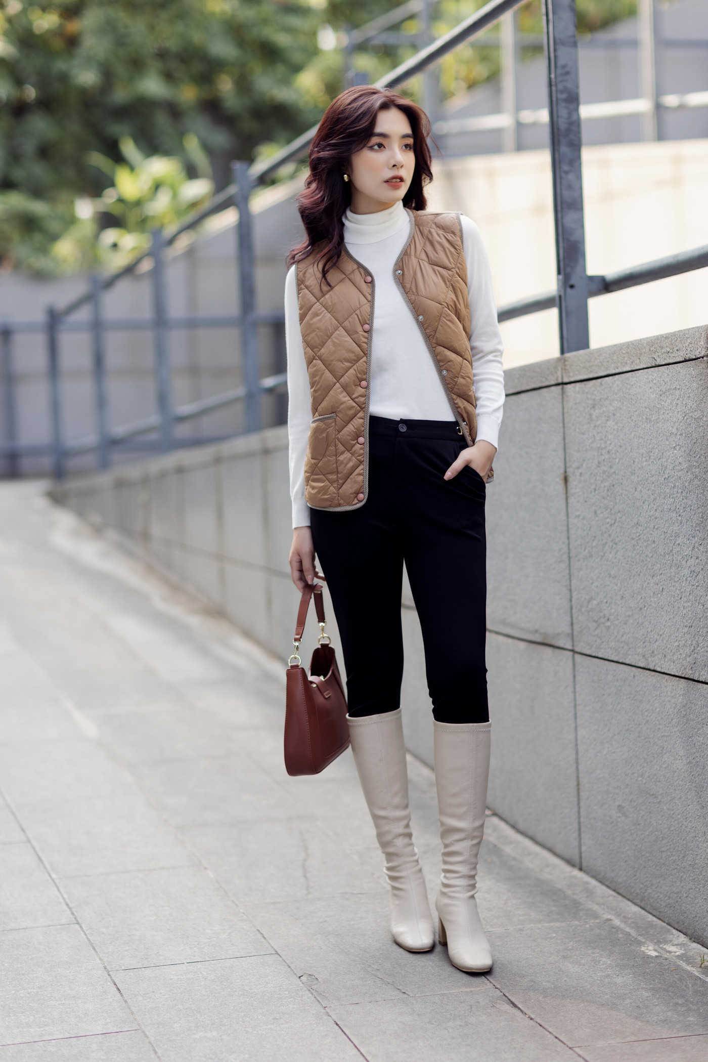 Buttoned Quilted Vest - Áo gile chần bông