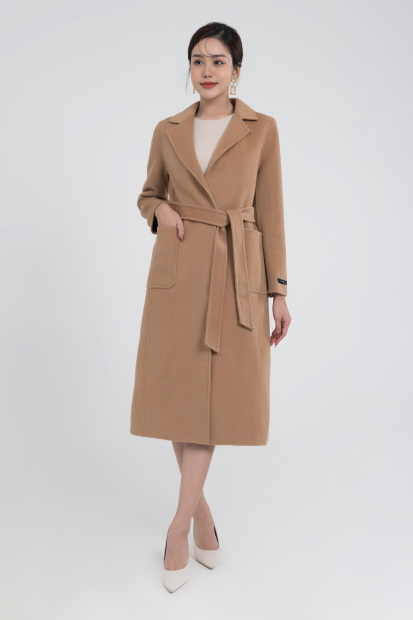 Long premium wool coat with belt