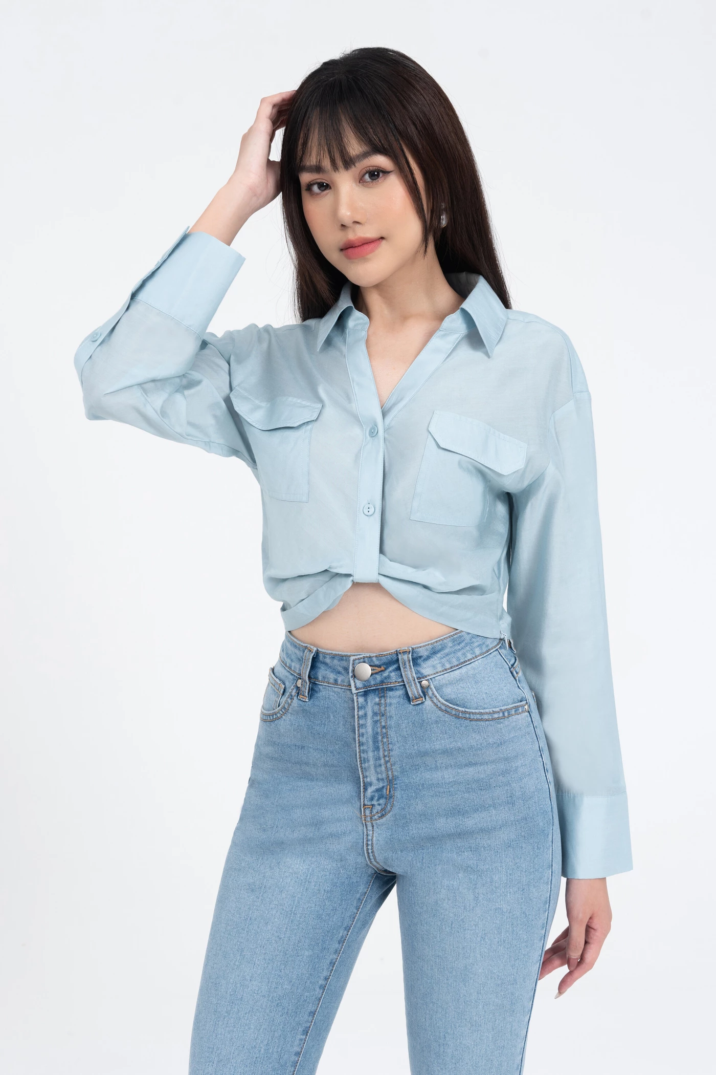 Áo sơ mi croptop kiểu xoắn eo